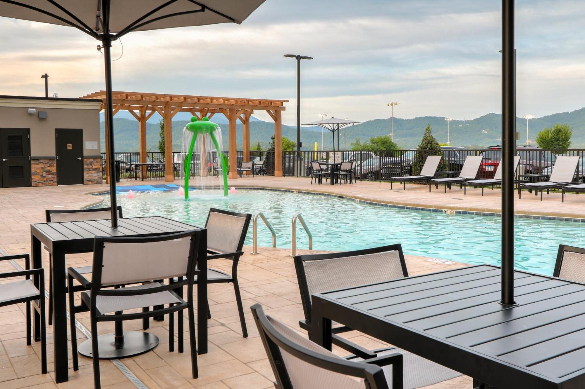 Staybridge Suites Pigeon Forge - Smoky Mtns By Ihg Екстер'єр фото